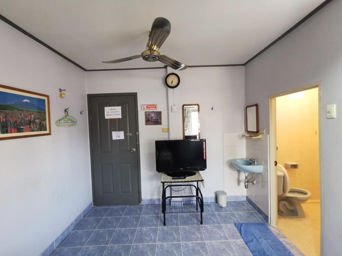 Samiya Guesthouse Bangsaen Extérieur photo