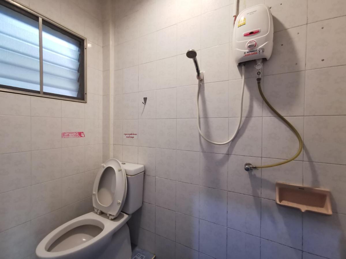 Samiya Guesthouse Bangsaen Extérieur photo